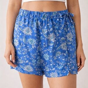 J Jill Blue Floral Wrap Front Shorts Skort Look Medium Tall Elastic Waist Tie